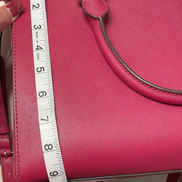 Cute Michael Kors bag in a raspberry color - Picture 14 of 16
